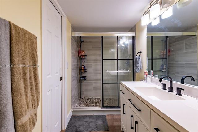 9355 SW 8th St 105, Boca Raton, FL 33428