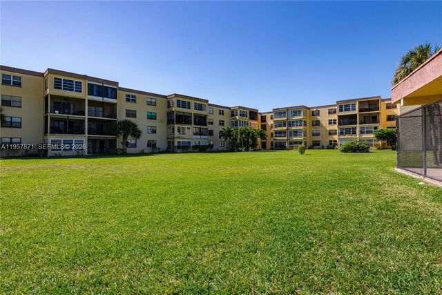 9355 SW 8th St 105, Boca Raton, FL 33428