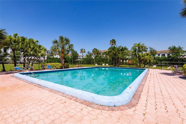 9355 SW 8th St 105, Boca Raton, FL 33428