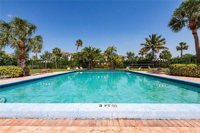 9355 SW 8th St 105, Boca Raton, FL 33428