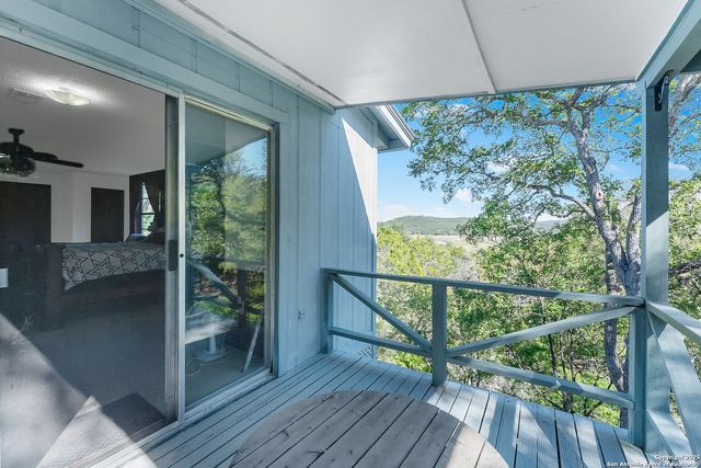 137 Hilltop, Lakehills, TX 78063