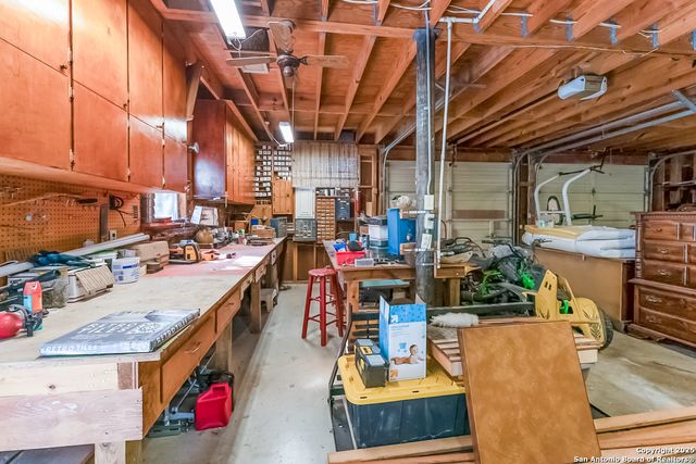 137 Hilltop, Lakehills, TX 78063