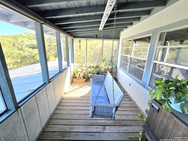 137 Hilltop, Lakehills, TX 78063