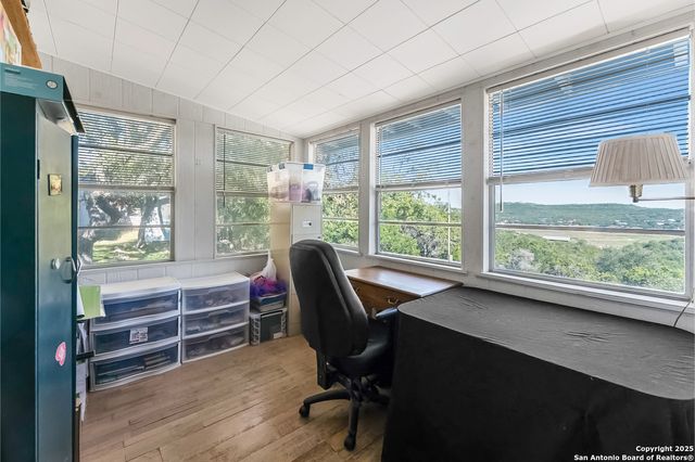 137 Hilltop, Lakehills, TX 78063