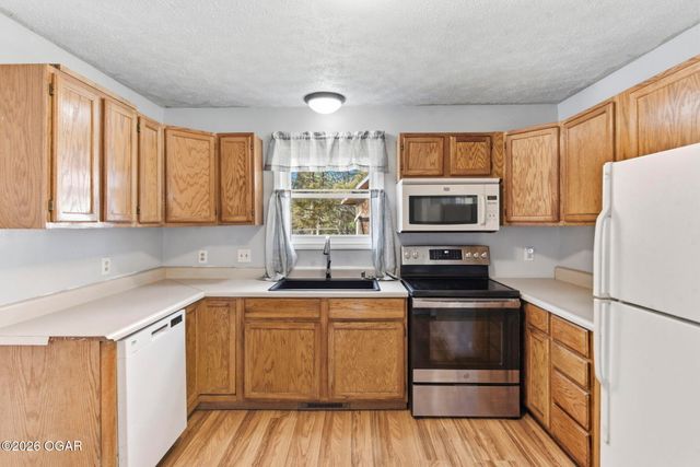 99 Valley View Court, Pineville, MO 64856