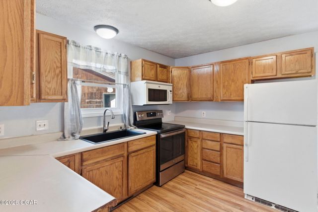 99 Valley View Court, Pineville, MO 64856