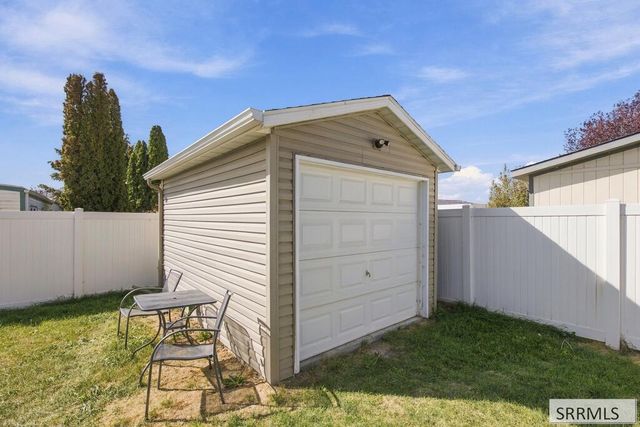 1863 Scottsdale Drive, Pocatello, ID 83202