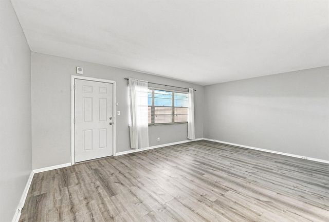 2404 ANTIGUA Circle G4, Coconut Creek, FL 33066