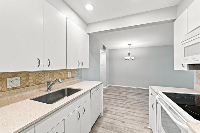 2404 ANTIGUA Circle G4, Coconut Creek, FL 33066