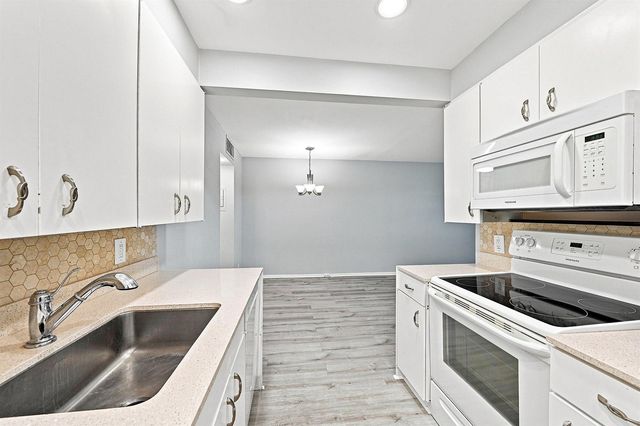 2404 ANTIGUA Circle G4, Coconut Creek, FL 33066
