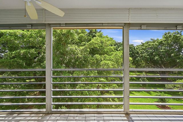 2404 ANTIGUA Circle G4, Coconut Creek, FL 33066