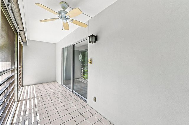2404 ANTIGUA Circle G4, Coconut Creek, FL 33066