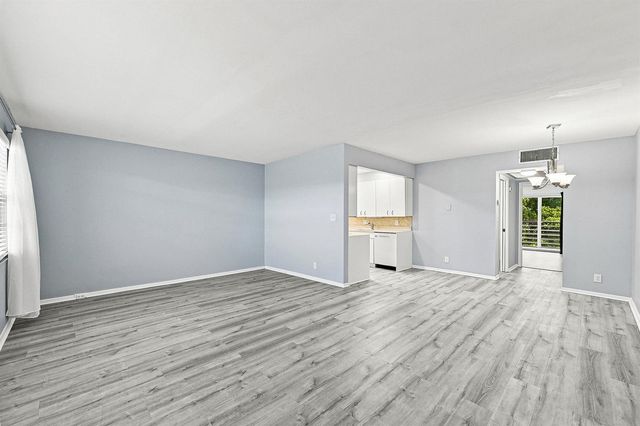 2404 ANTIGUA Circle G4, Coconut Creek, FL 33066
