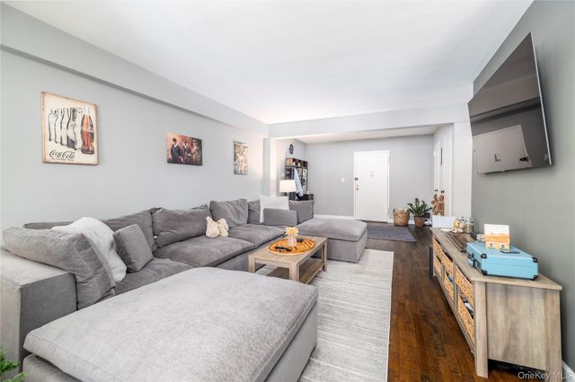 280 Guy Lombardo Avenue 3D, Freeport, NY 11520