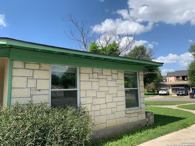111 Laddie Pl Unit A, San Antonio, TX 78201
