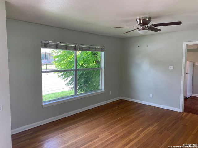 111 Laddie Pl Unit A, San Antonio, TX 78201