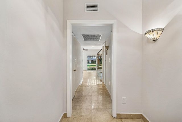 2000 S Ocean Boulevard Y1, Delray Beach, FL 33483