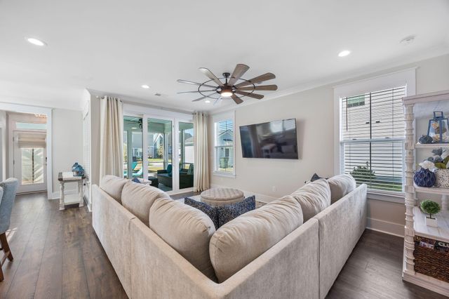 889 Carnes Crossing Boulevard, Summerville, SC 29486