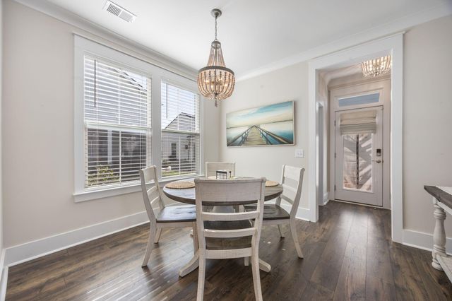 889 Carnes Crossing Boulevard, Summerville, SC 29486