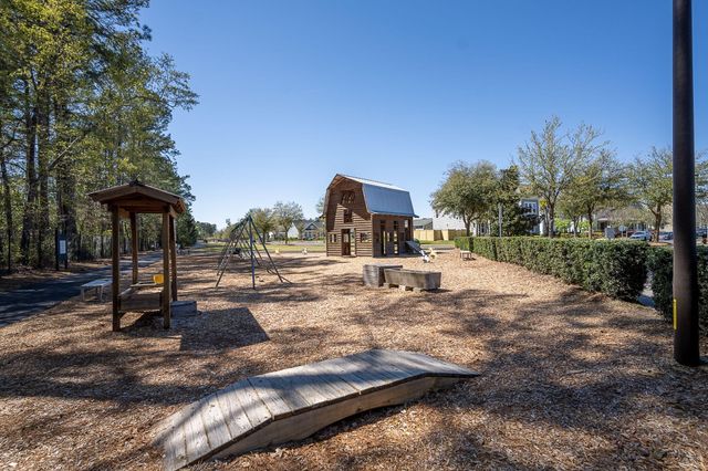 889 Carnes Crossing Boulevard, Summerville, SC 29486