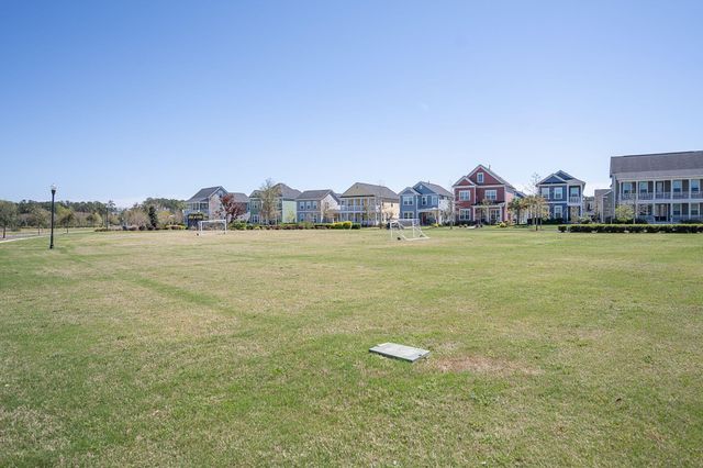 889 Carnes Crossing Boulevard, Summerville, SC 29486