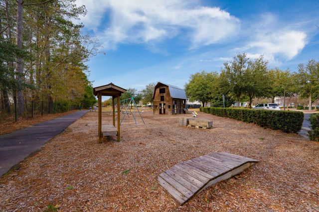 889 Carnes Crossing Boulevard, Summerville, SC 29486