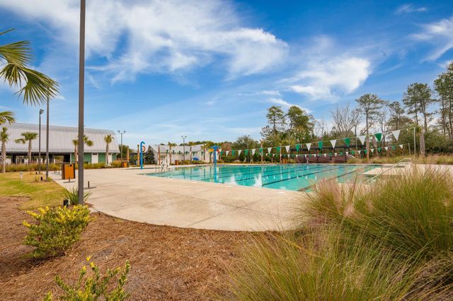 889 Carnes Crossing Boulevard, Summerville, SC 29486