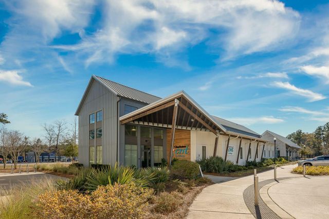 889 Carnes Crossing Boulevard, Summerville, SC 29486