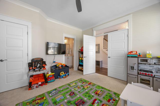 889 Carnes Crossing Boulevard, Summerville, SC 29486