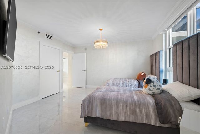 19111 Collins Ave 403, Sunny Isles Beach, FL 33160