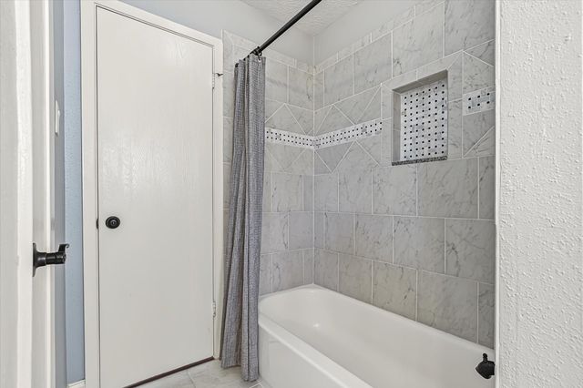 2803 Custer Drive, League City, TX 77573