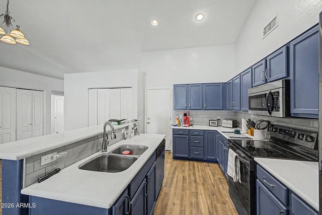 2894 W HIDALGO Street, Apache Junction, AZ 85120