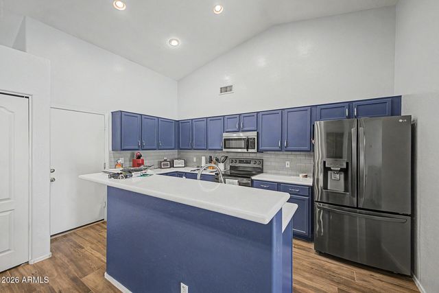 2894 W HIDALGO Street, Apache Junction, AZ 85120