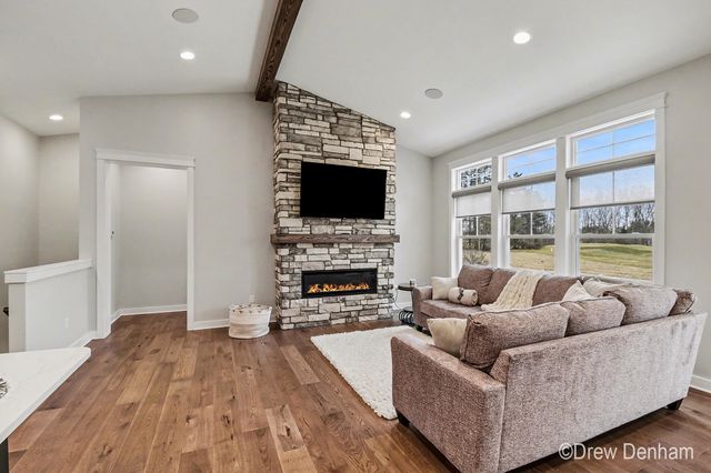 4219 Village Green Drive, Freeland, MI 48623