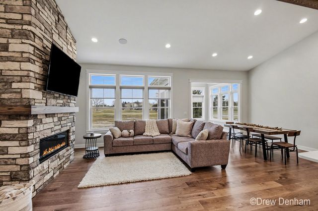 4219 Village Green Drive, Freeland, MI 48623