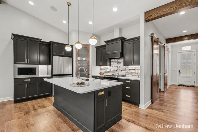 4219 Village Green Drive, Freeland, MI 48623