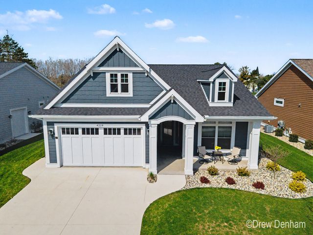 4219 Village Green Drive, Freeland, MI 48623