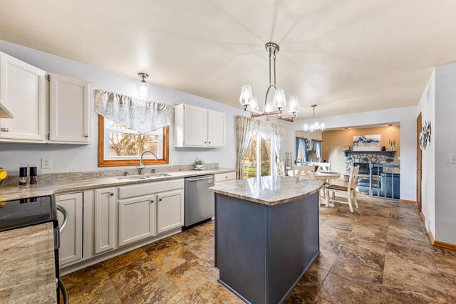 10033 W Ruby AVENUE, Wauwatosa, WI 53225