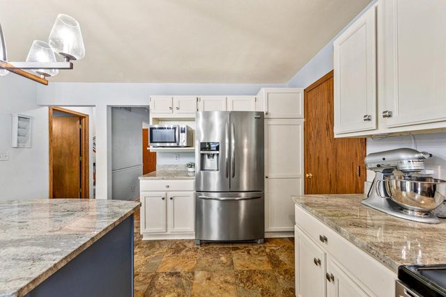 10033 W Ruby AVENUE, Wauwatosa, WI 53225