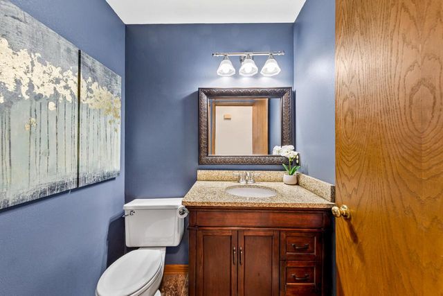 10033 W Ruby AVENUE, Wauwatosa, WI 53225