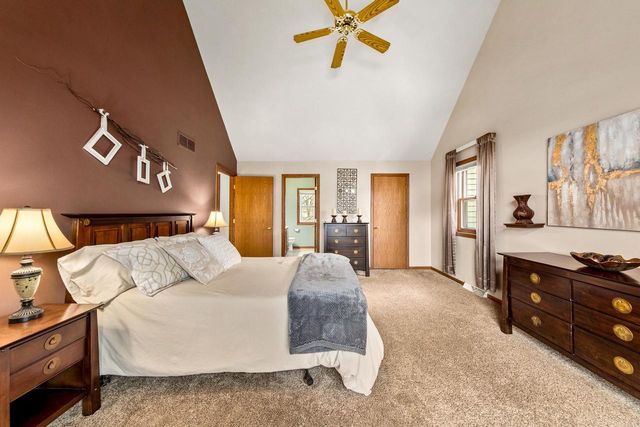 10033 W Ruby AVENUE, Wauwatosa, WI 53225