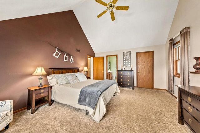 10033 W Ruby AVENUE, Wauwatosa, WI 53225