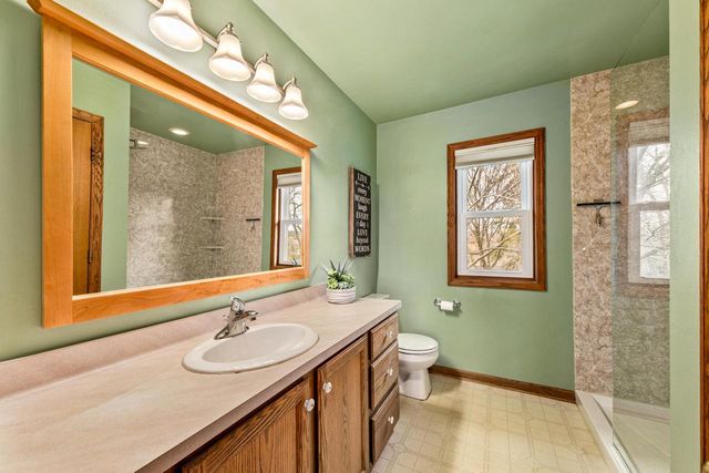 10033 W Ruby AVENUE, Wauwatosa, WI 53225