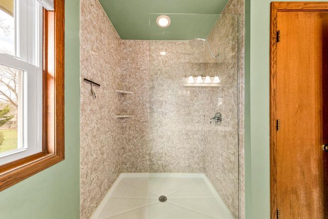 10033 W Ruby AVENUE, Wauwatosa, WI 53225