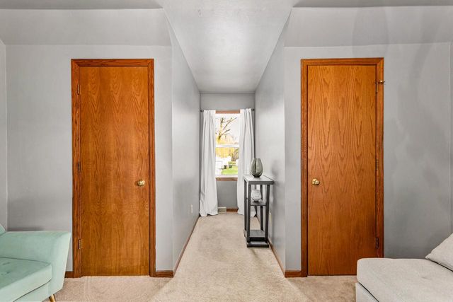 10033 W Ruby AVENUE, Wauwatosa, WI 53225