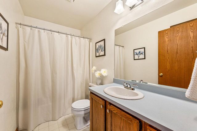 10033 W Ruby AVENUE, Wauwatosa, WI 53225