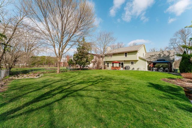 10033 W Ruby AVENUE, Wauwatosa, WI 53225