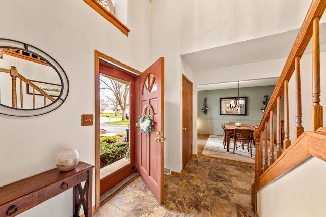 10033 W Ruby AVENUE, Wauwatosa, WI 53225