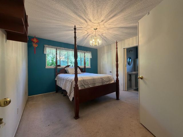 6545 N Raisina Avenue, Fresno, CA 93710