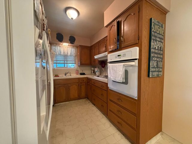 6545 N Raisina Avenue, Fresno, CA 93710